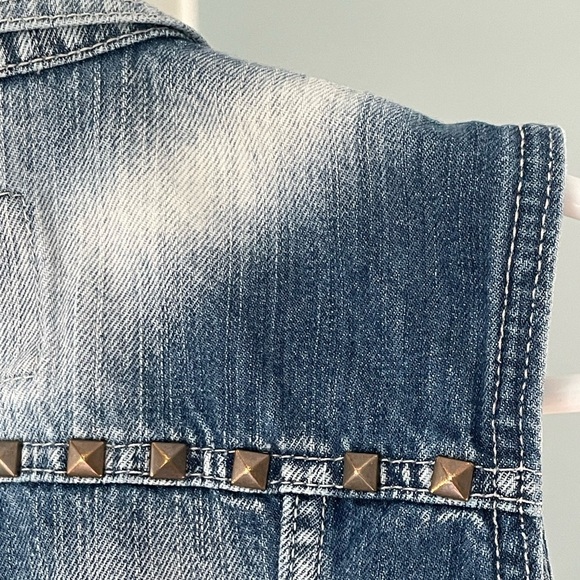 Levi’s Young Crop Trucker Denim Vest Sz M - Picture 6 of 11